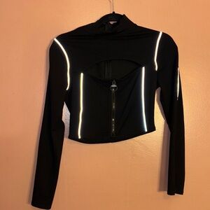 CAPSULLE WORK OUT TOP SZ MEDIUM